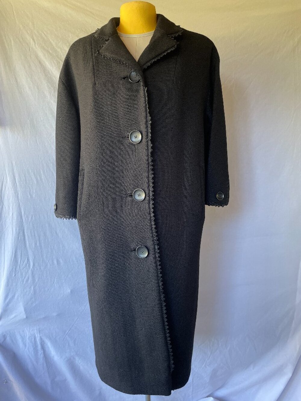 Vintage I.MAGNIN coat in pristine condition